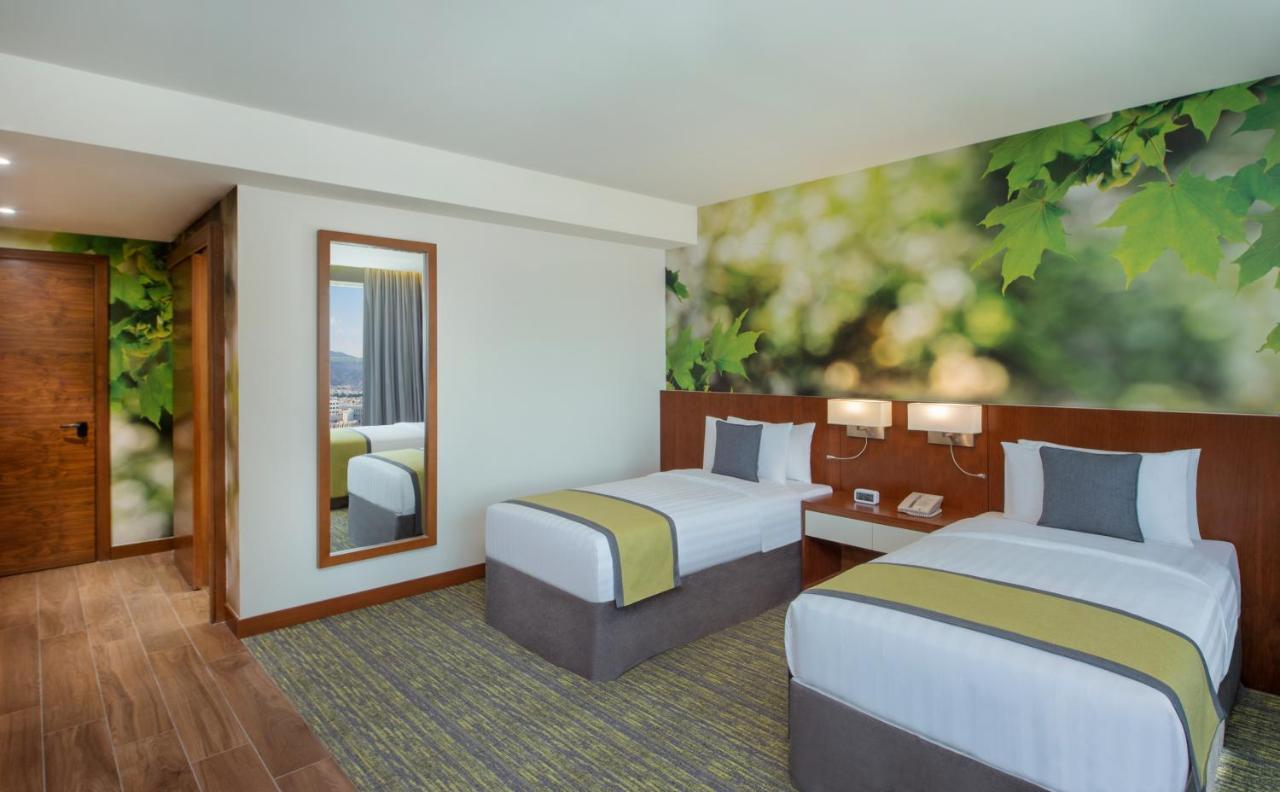 Hotel Wyndham Garden Muscat Al Khuwair Zewnętrze zdjęcie